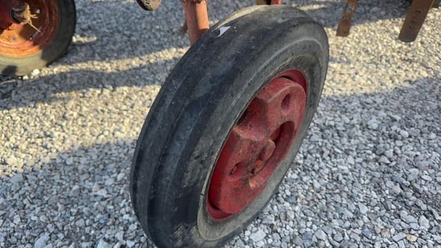 Image of Farmall Cub equipment image 3