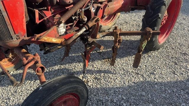 Image of Farmall Cub equipment image 2