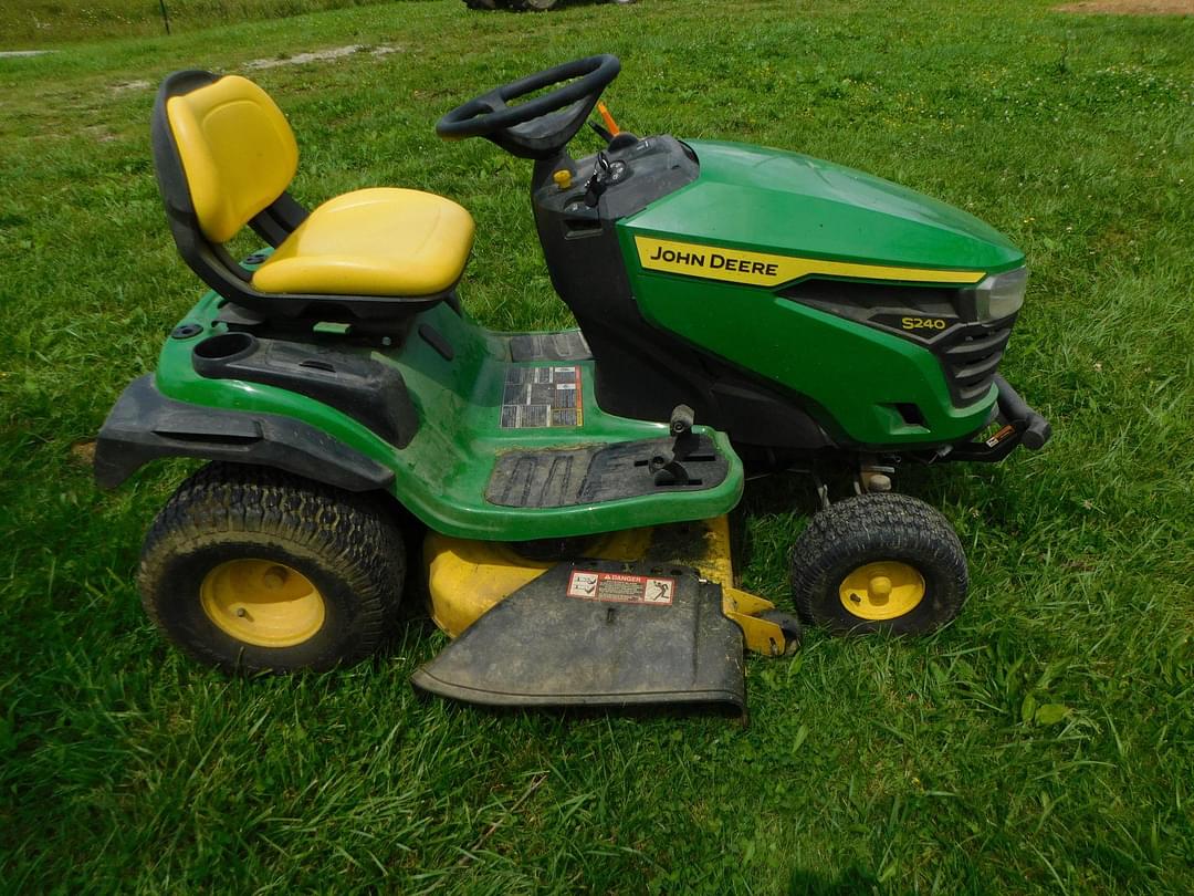 Image of John Deere S240 Primary image