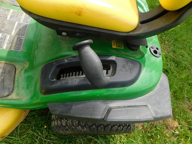 Image of John Deere S240 equipment image 3