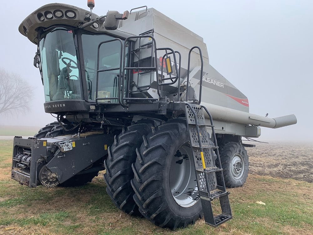2011 Gleaner S77 Equipment Image0