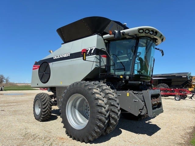 2011 Gleaner S77 Equipment Image0
