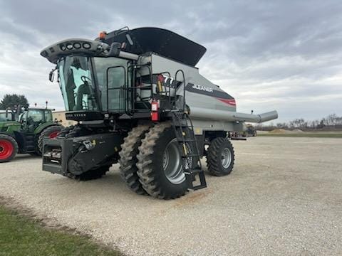 2011 Gleaner S77 Equipment Image0