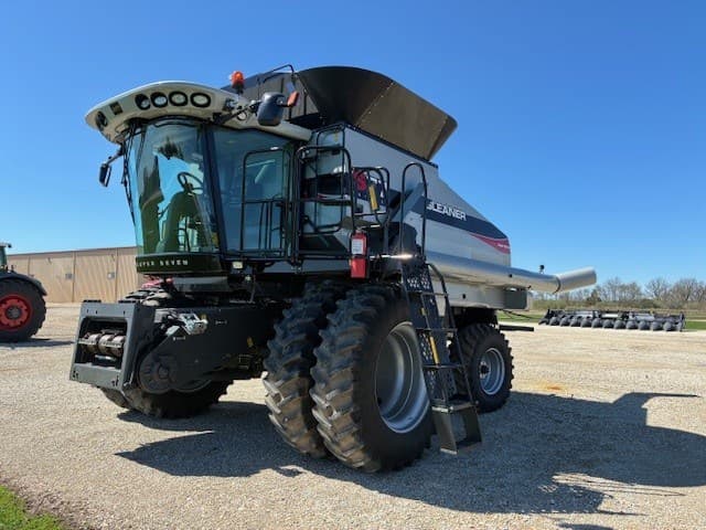 Image of Gleaner S77 Primary image