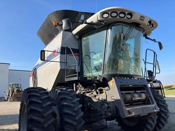 Main image Gleaner S77