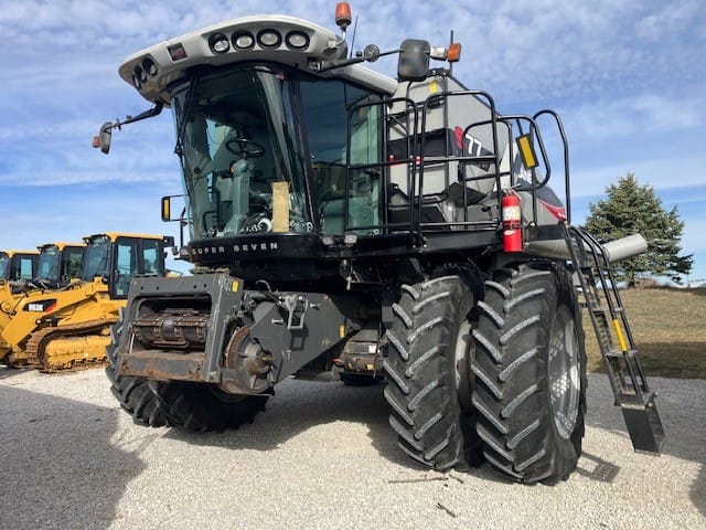 Main image Gleaner S77