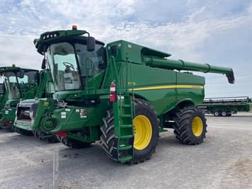 Main image John Deere S770