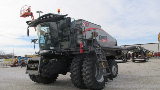 Main image Gleaner S97