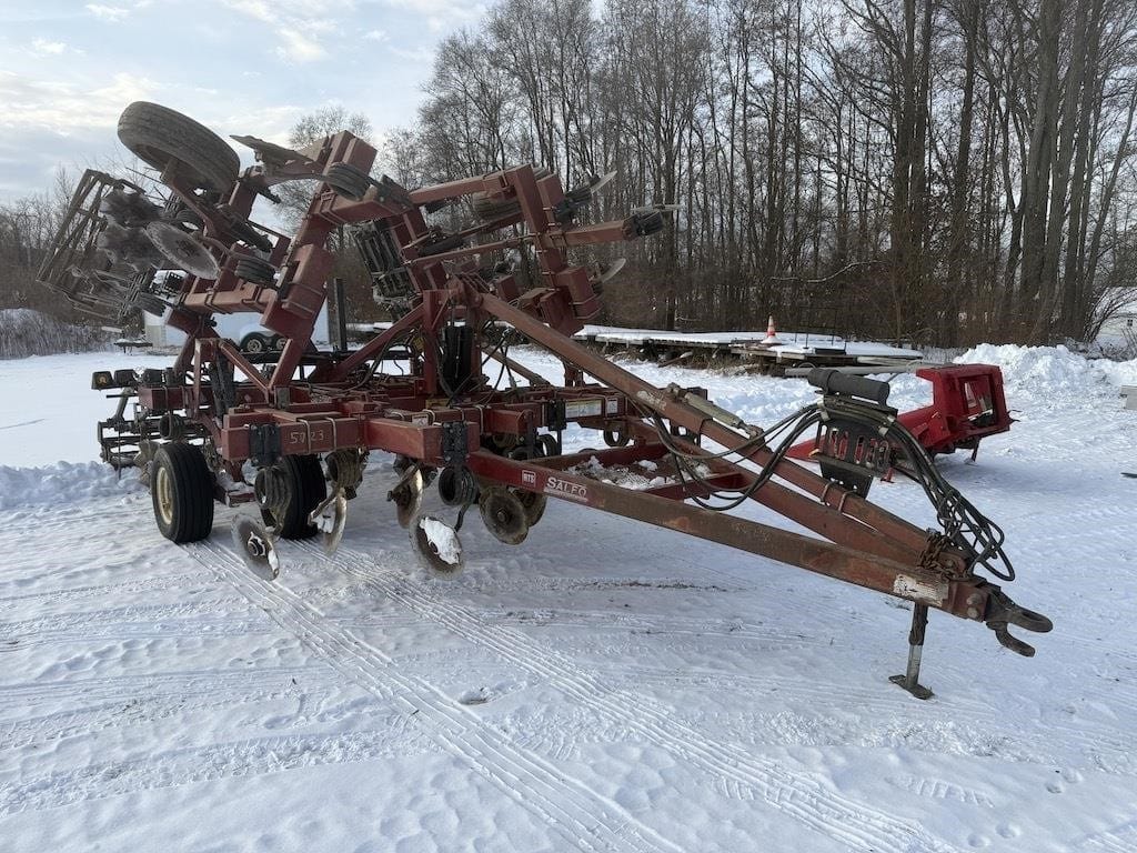 Salford 570 Equipment Image0