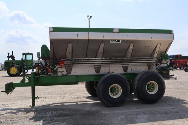 Image of Salford BBI MagnaSpread equipment image 1