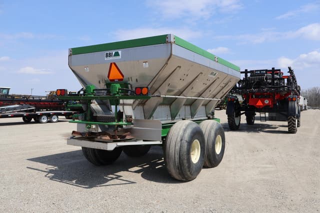 Image of Salford BBI MagnaSpread equipment image 3