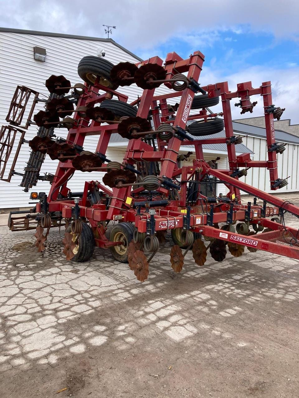 Salford 570RTS Equipment Image0