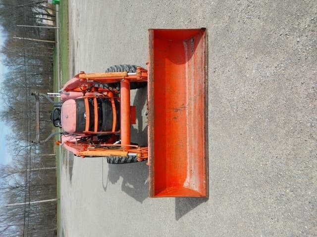 Image of Kubota L5240 equipment image 1