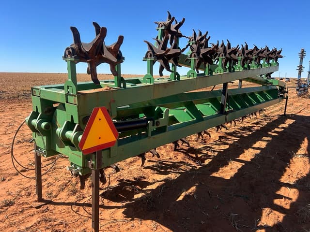 Image of Sam Stevens Sandfighter equipment image 4