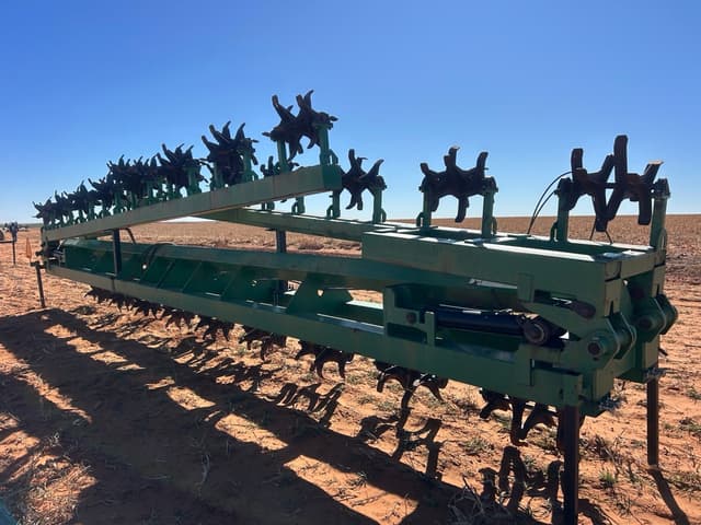 Image of Sam Stevens Sandfighter equipment image 3