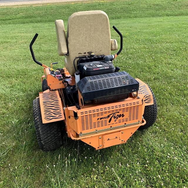 Image of Scag Turf Tiger equipment image 3