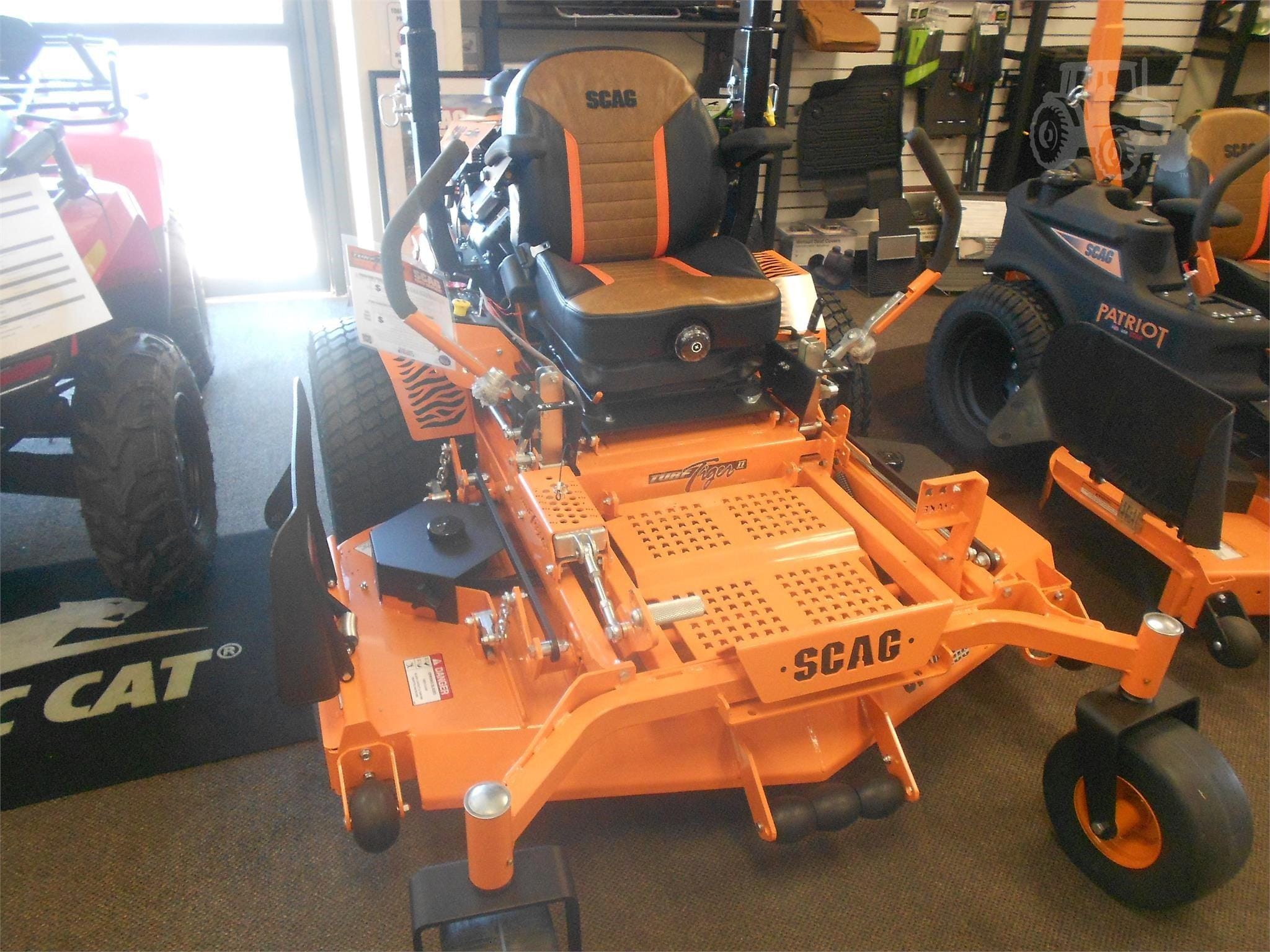 Scag STTII-61V-31BV Equipment Image0