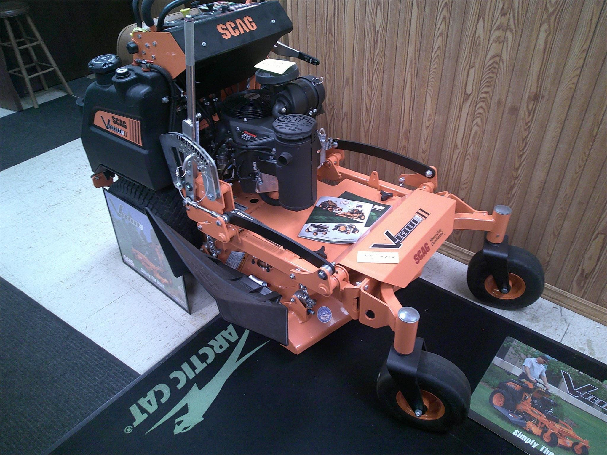 Scag V-Ride II Equipment Image0