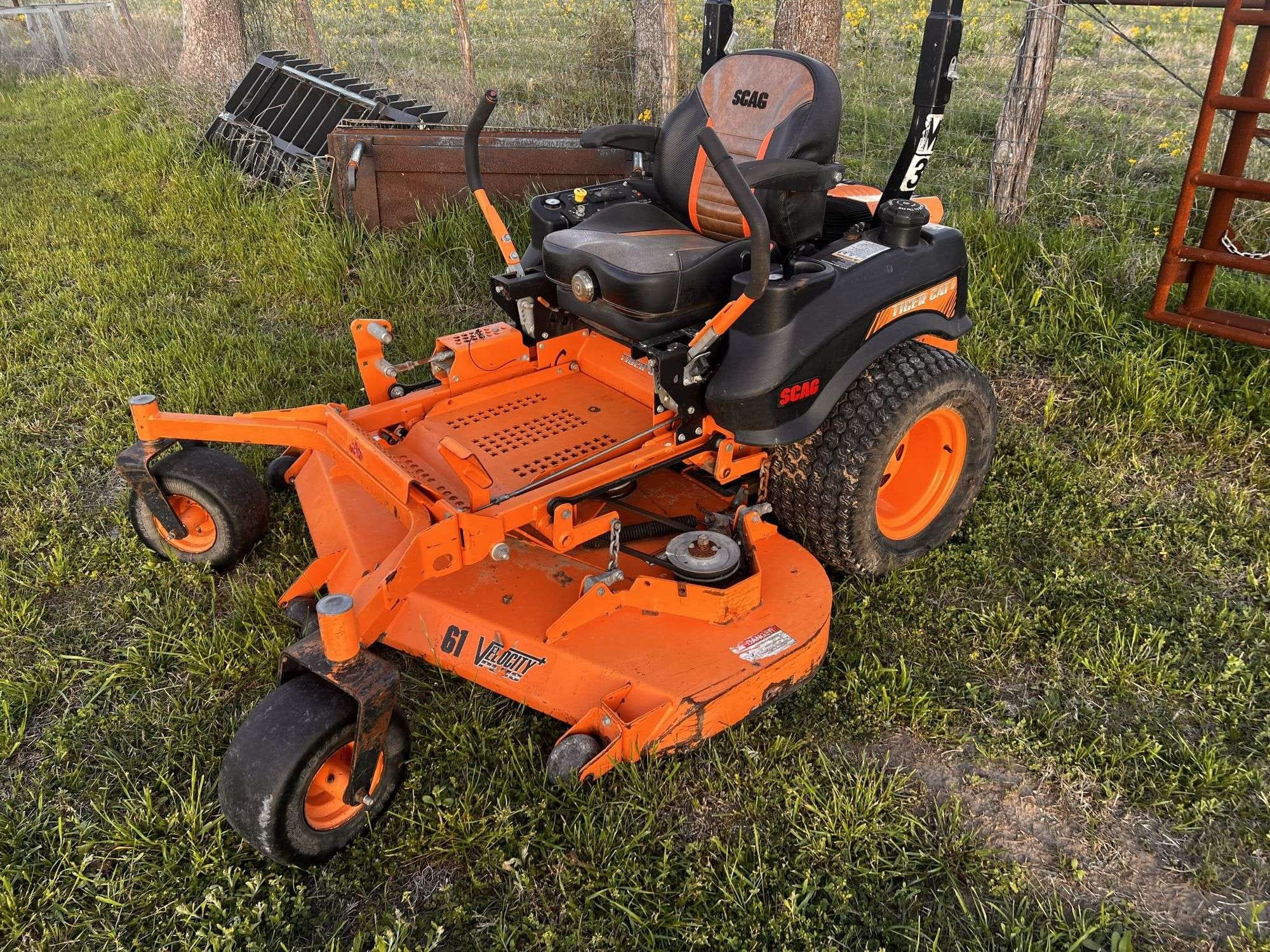 Scag Tiger Cat II Equipment Image0