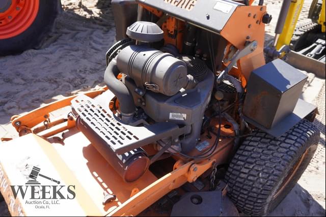 Image of Scag V-Ride equipment image 3