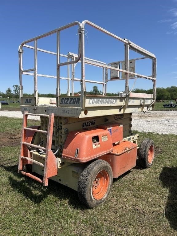 Image of JLG 3369 equipment image 4