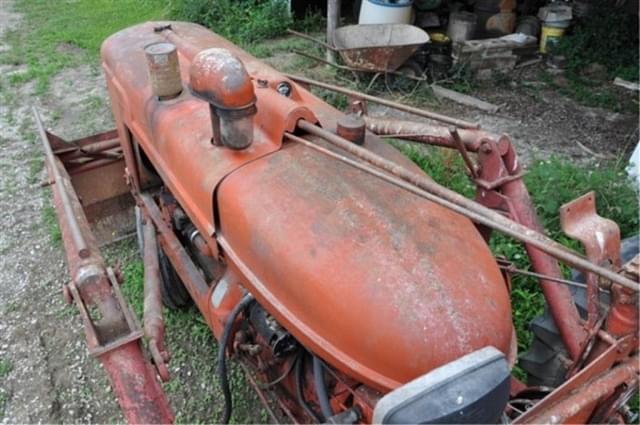 Image of Farmall M equipment image 4
