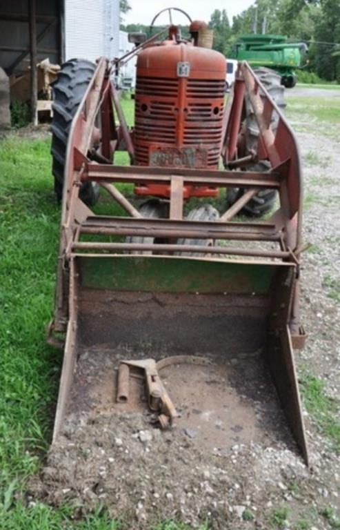 Image of Farmall M equipment image 3