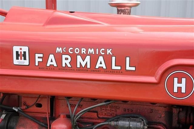 Image of Farmall H equipment image 1