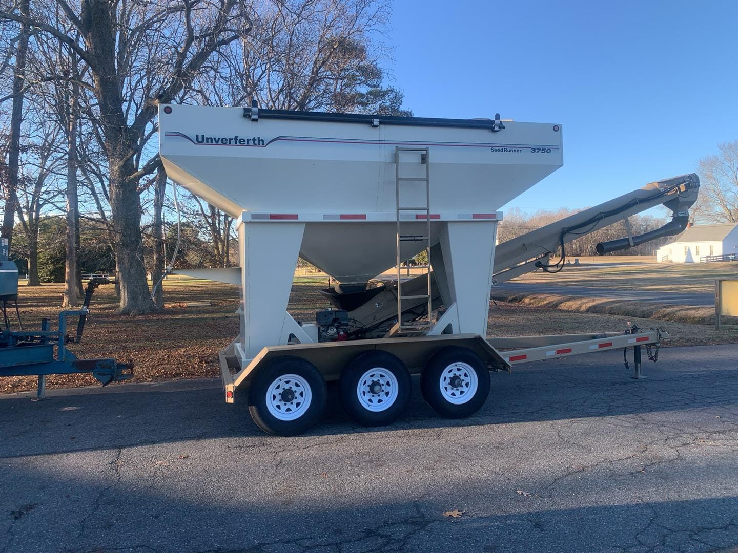 Main image Unverferth 3750