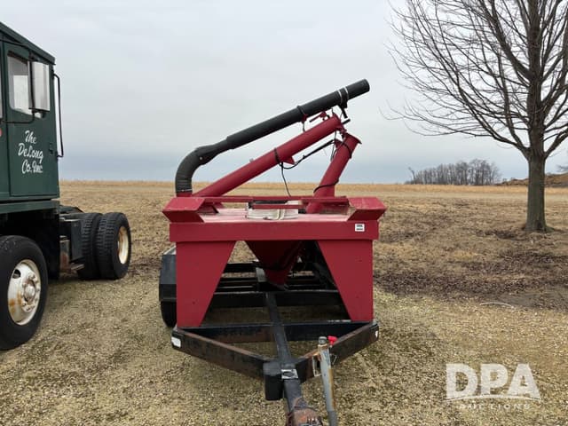 Image of Friesen Seed Titan equipment image 2