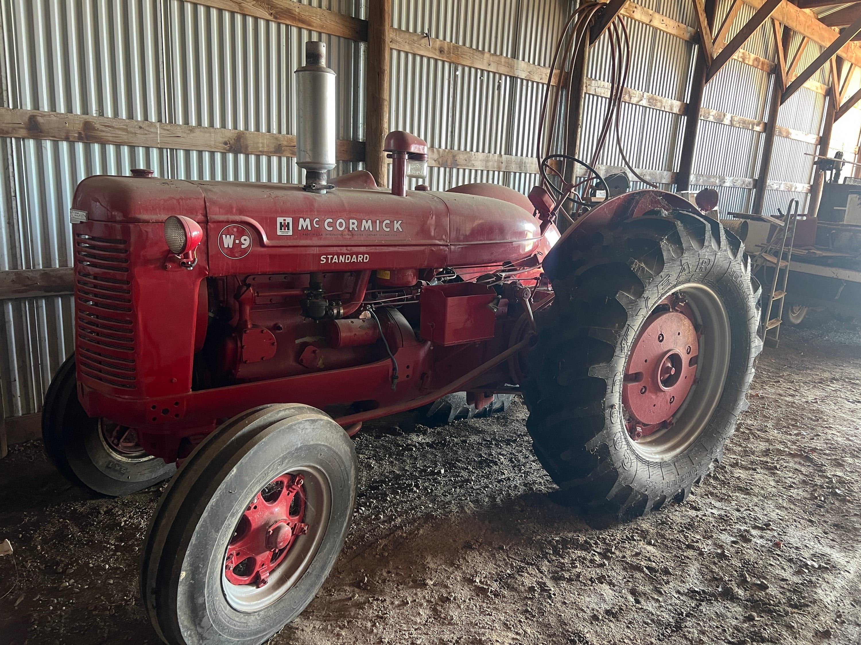 McCormick-Deering W-9 Equipment Image0