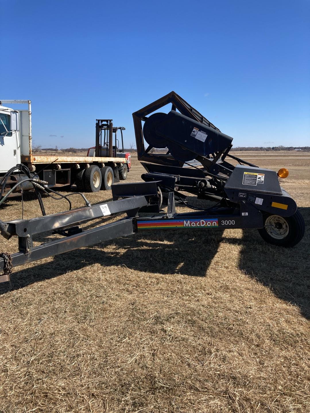 Main image MacDon 3000