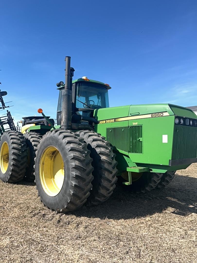 Main image John Deere 8960