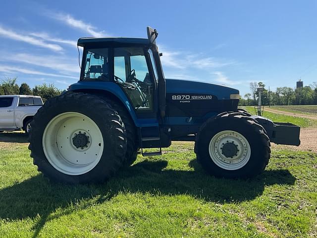 Image of New Holland 8970 equipment image 4