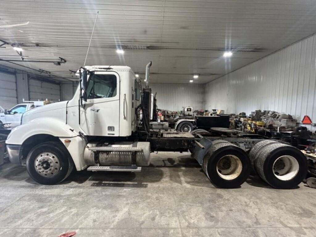Image of Freightliner Columbia Primary image