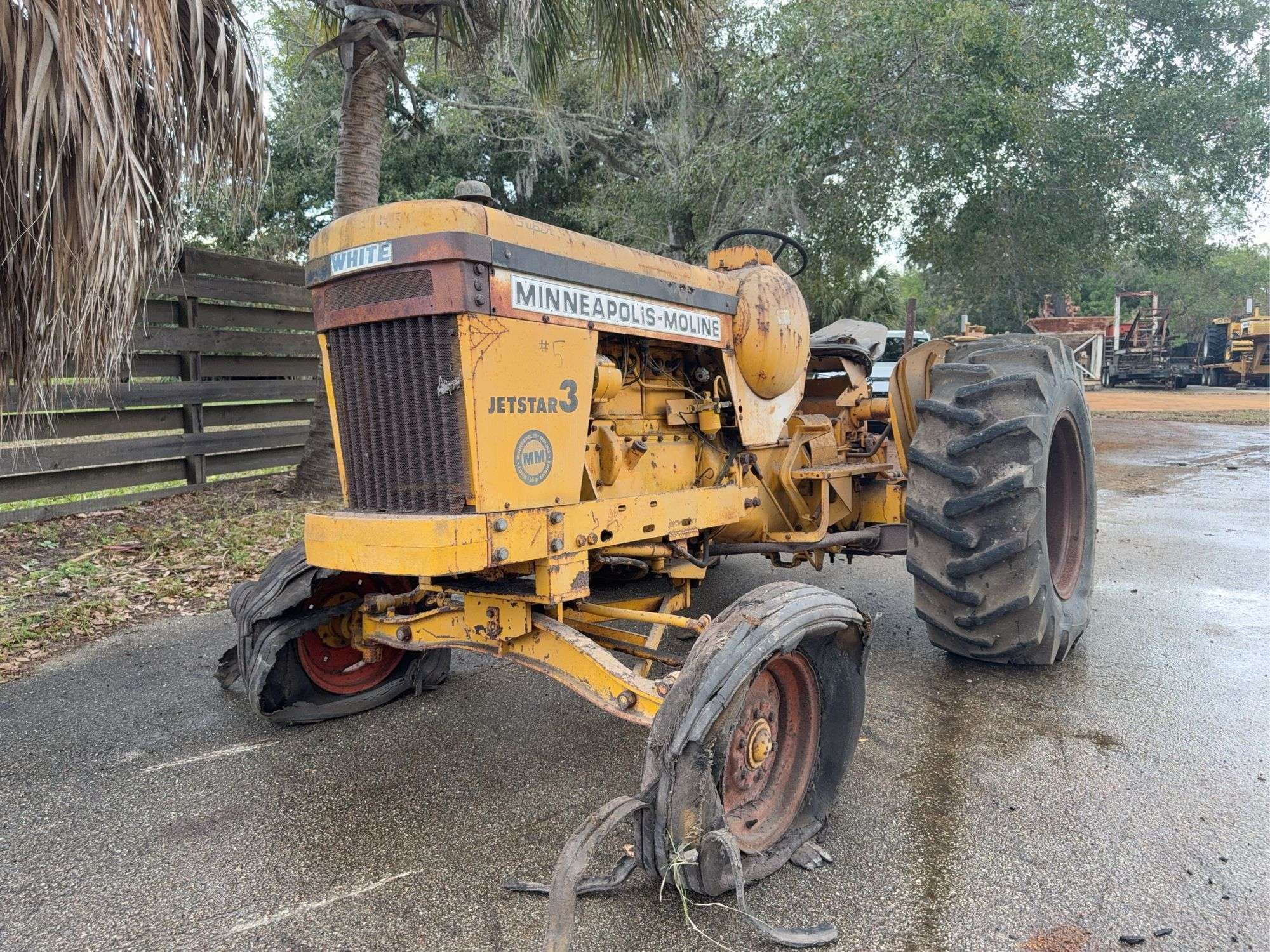 Minneapolis-Moline Jet Star 3 Equipment Image0