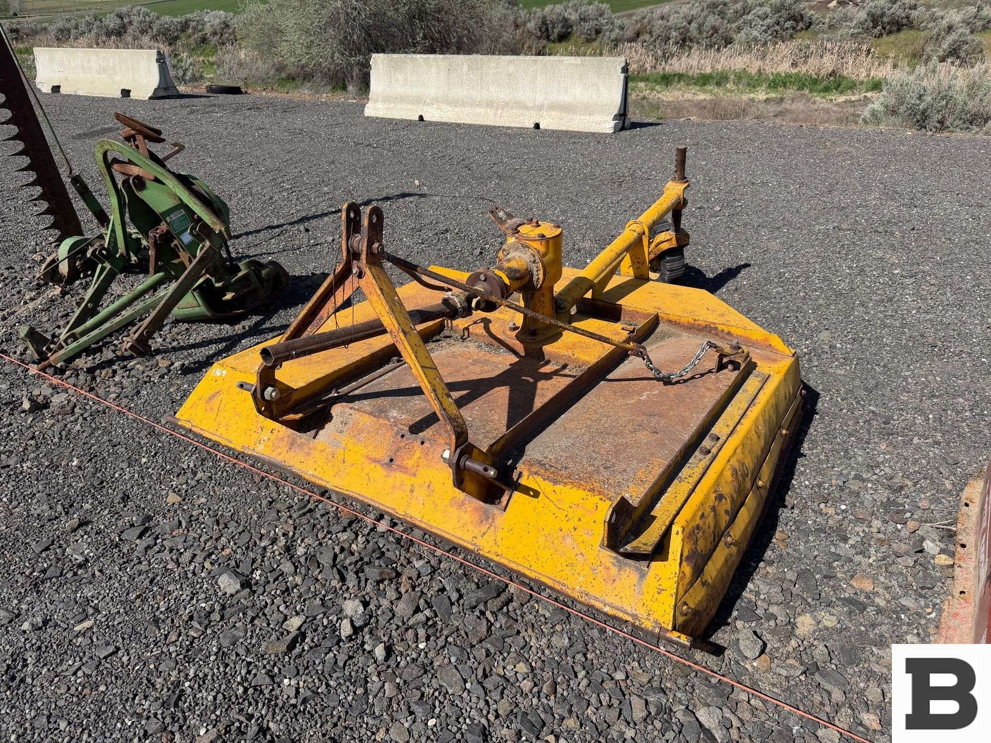 Servis E60 Equipment Image0
