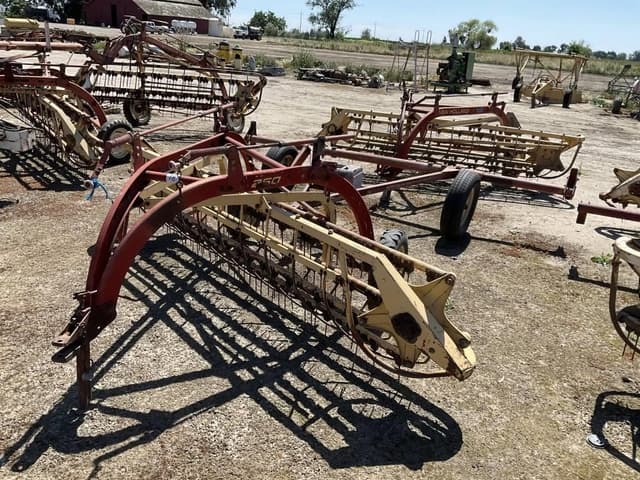 Image of New Holland 260 equipment image 2