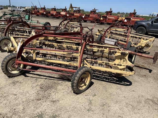 Image of New Holland 260 equipment image 4