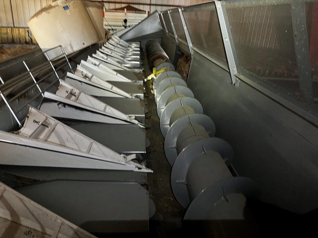 Sheyenne Sunmaster 12R30 Equipment Image0