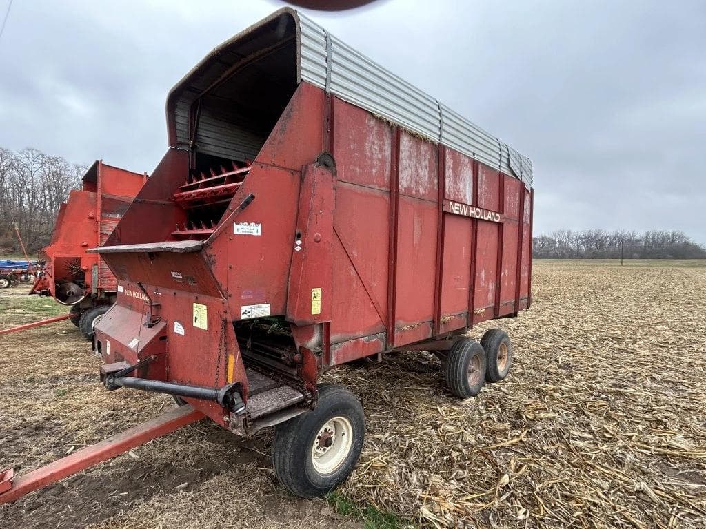 Image of New Holland 716 Primary image