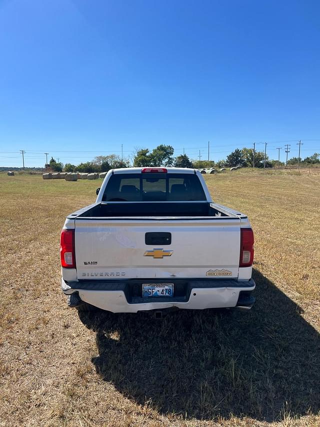 Image of Chevrolet 1500 equipment image 3