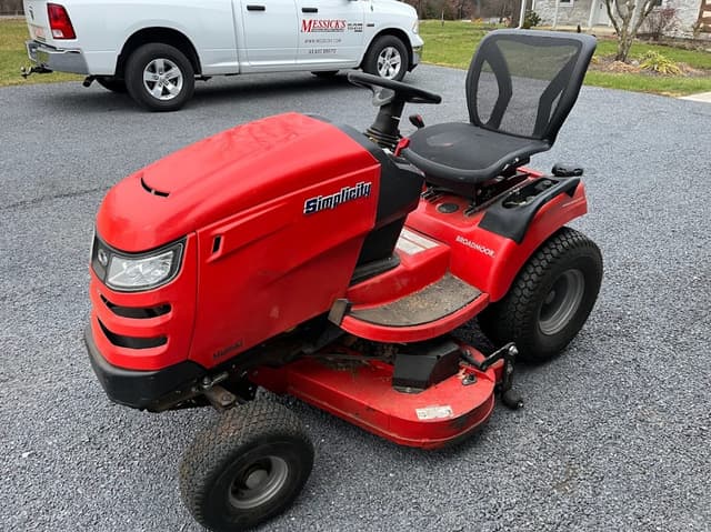 Image of Simplicity Broadmoor equipment image 1