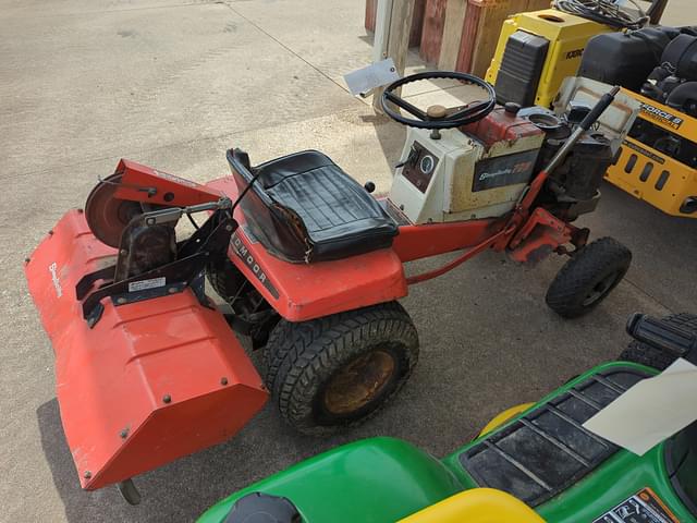 Image of Simplicity 728 equipment image 2