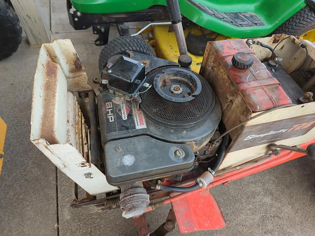 Image of Simplicity 728 equipment image 3
