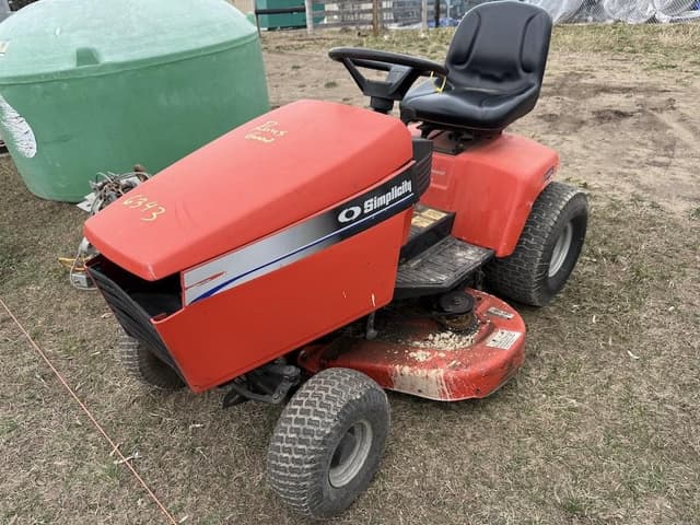 Image of Simplicity Broadmoor equipment image 2