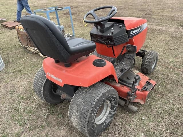 Image of Simplicity Broadmoor equipment image 4