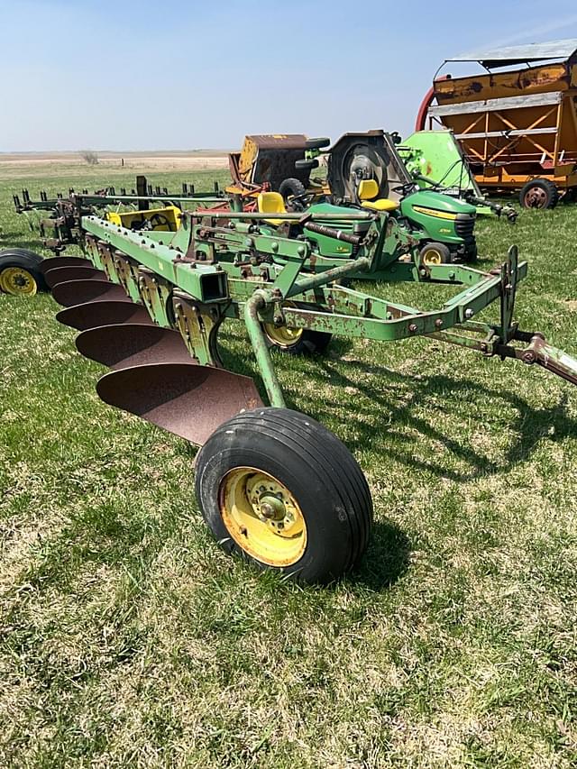 Image of John Deere 3100 equipment image 4