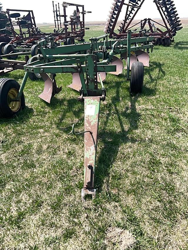 Image of John Deere 3100 equipment image 1