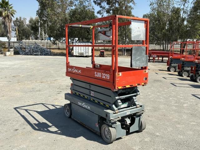 Image of Sky Jack SJIII3219 equipment image 1